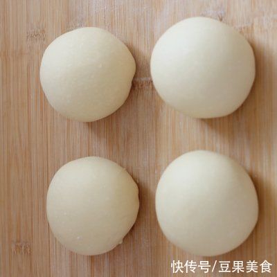 黑芝麻酱|一次发酵??香浓黑芝麻扭扭面包｜好吃又简单