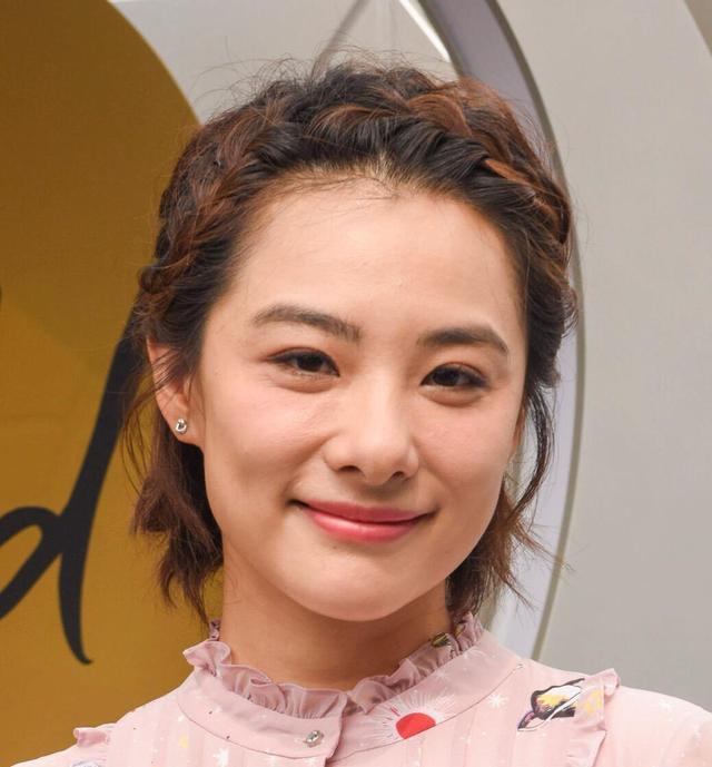 马尾编发|短发也可以甜美可人, 五款好看的短发编发, 减龄又可爱