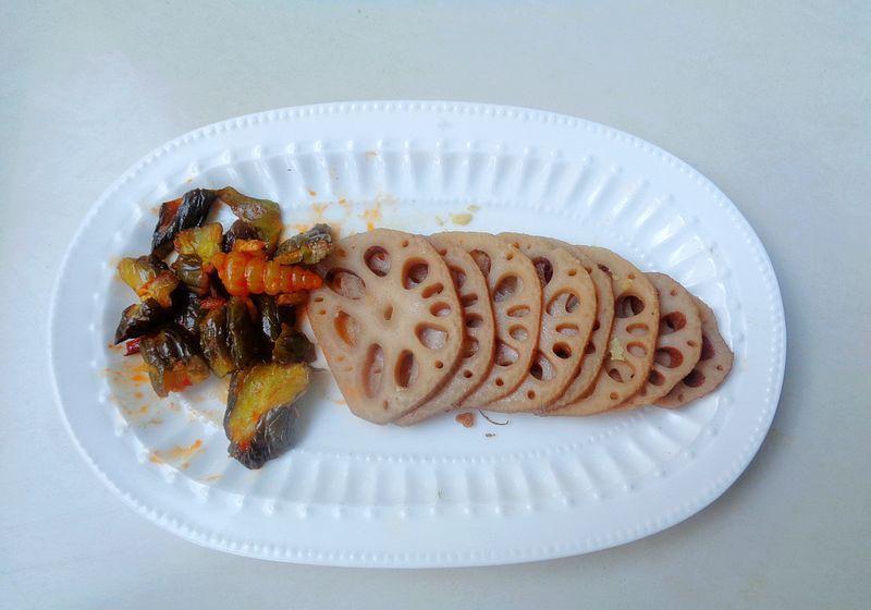 看我家周末午餐吃的啥?照烧鸡配卤藕,美味又好吃