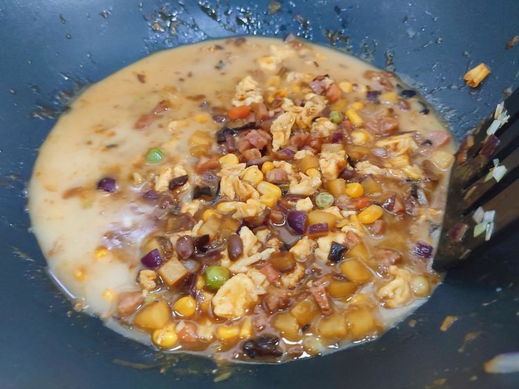 大人孩子都爱吃的拌酱面,简单又美味,几分钟就做好