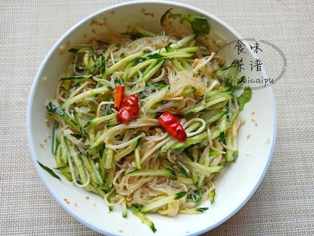 年夜饭必备的6道凉拌菜，清爽解腻，营养又美味，看着就很有食欲