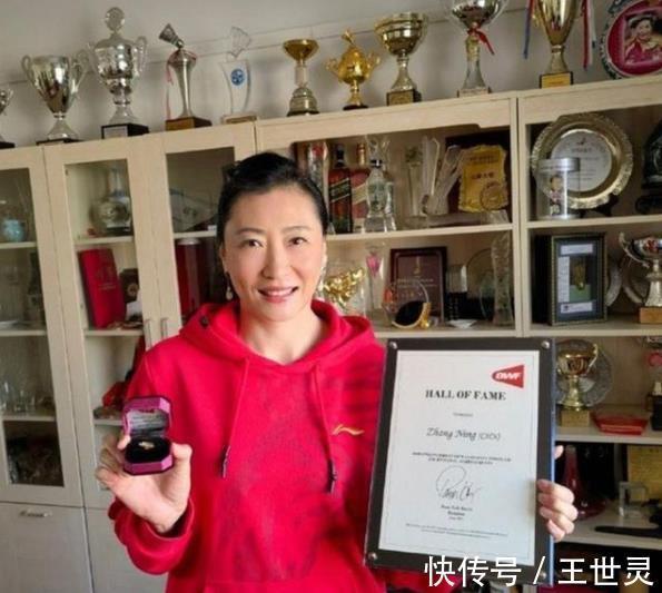 皇后|羽坛皇后张宁近况:46岁肤白貌美,和大11岁德国老公,分居9年