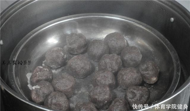 男女|不论男女,早上空腹吃它,等于慢跑2小时,清肠排便,口臭也消失!