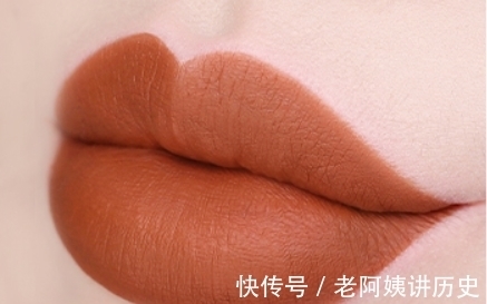 阿玛尼 姨妈色、吃土色、吃小孩色……这些热门口红颜色“黑话”,哪个是你的菜?