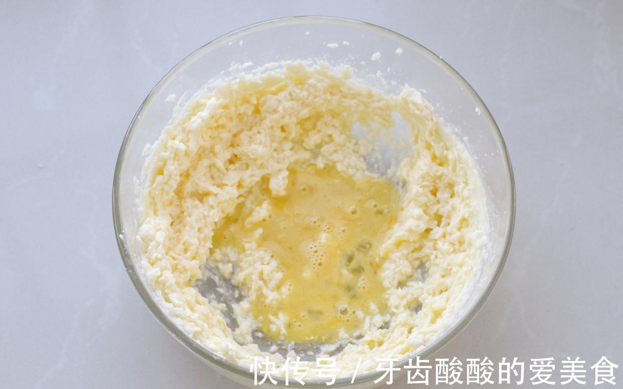 红茶用来做曲奇饼干，酥脆可口透着淡淡茶香，简单零失败小白也会