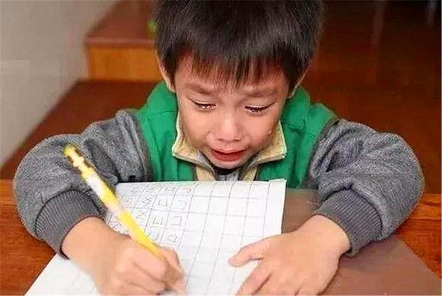 点名|爸爸姓“付”,给儿子起名太随意,点名时老师很尴尬:叫不出口