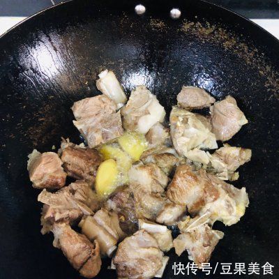 脾胃排骨|这道番茄排骨汤，我一年四季都想吃