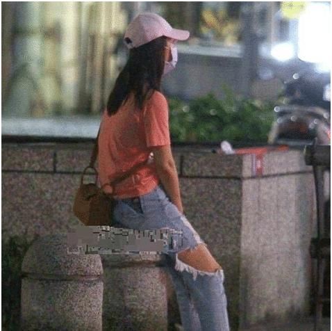 建华|霍建华夫妇被拍到街头争吵,被丈夫吼到落泪?林心如回应:没有这回事