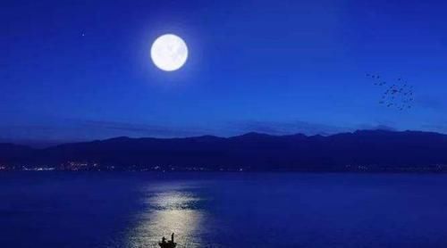 月亮|他诗红人不红,一首赏月佳作,短短四句皆是千古名句,美到心醉