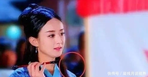 |搞笑穿帮镜头,古天乐身后的瀑布太假了吧,明显就是塑料布做的