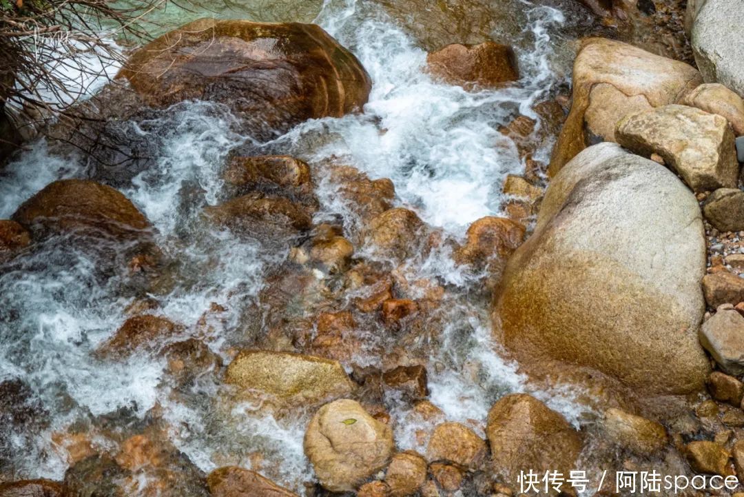 夏腊梅 游览“浙西小黄山”,这里的溪涧尤其适合在夏天玩耍