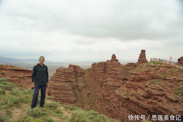 66岁退休老人独自旅行全中国，一路坐火车住旅社，堪称现代徐霞客