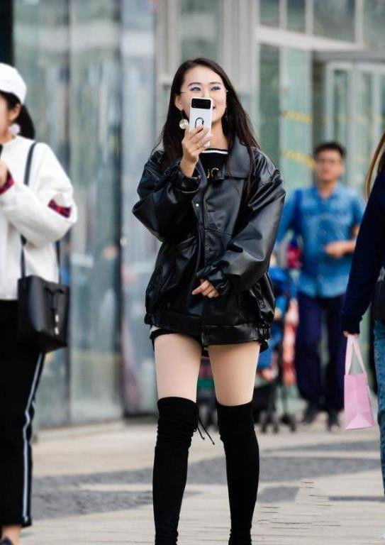 潇洒|时尚美女街拍时尚潇洒的美女,穿出窈窕身材