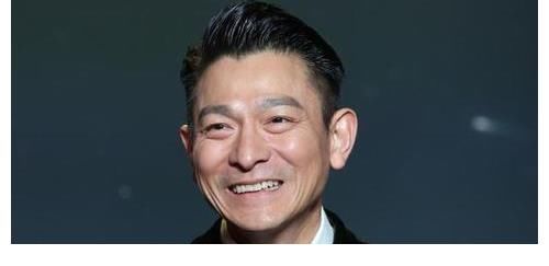 刘德华问陈小春:会请嫂子团助阵《滚烫人生》吗,他的回复显情商