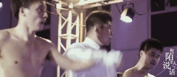 脑瘫|他酷似吴彦祖,从脑瘫儿成为一代拳王:没有天赋,我只能拿命拼!