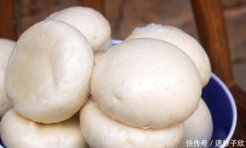 馒头|蒸馒头时,光放酵母就错了,教你正确做法,一次成功香软又蓬松
