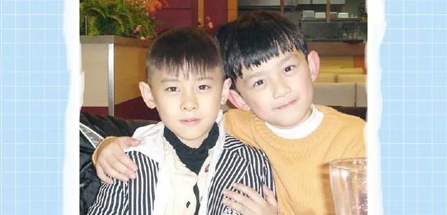 易烊千玺昔日队友处境大公开,路边表演没人看?