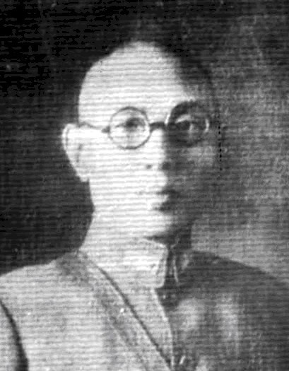 姨太太|他下令让士兵不抵抗自己带姨太太逃走，老蒋都看不过去，剥夺了他中将军衔