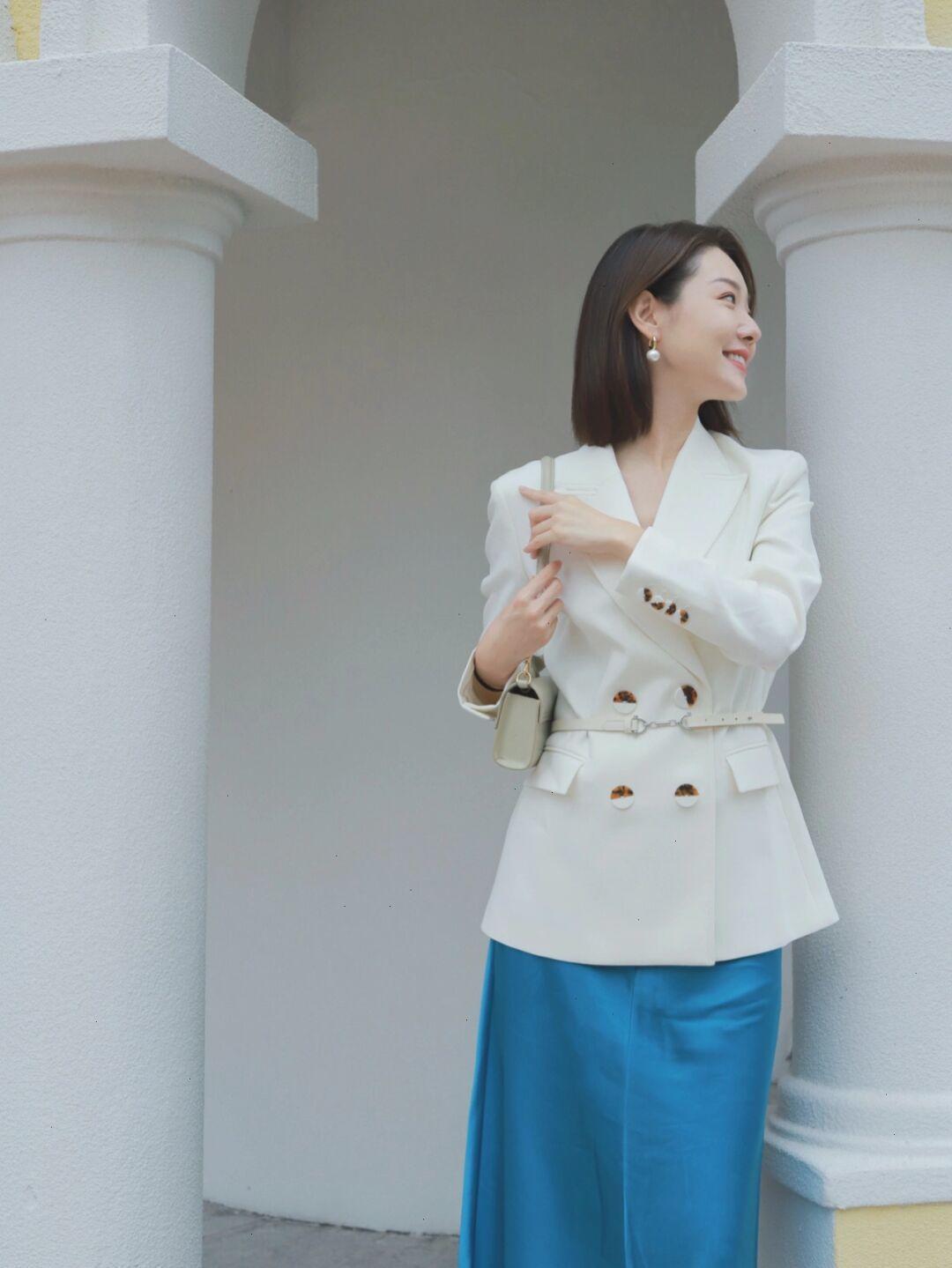 西装|黑白西装别乱穿,春天建议这样搭配,轻松打造非凡魅力