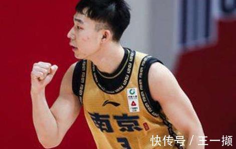 伤病|CBA三消息:广东迎来魔鬼赛程,琼斯49分回质疑,杨皓喆遭遇伤病