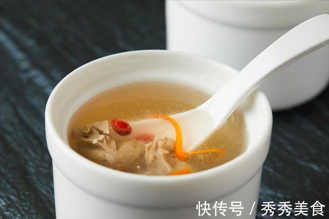 九鸡|一鸽胜九鸡,炖鸽子汤不能焯水,牢记2招,肉嫩汤鲜,营养不流失