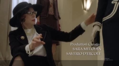 从乡下丫头，到时尚教母，香奈儿是怎么做到的？