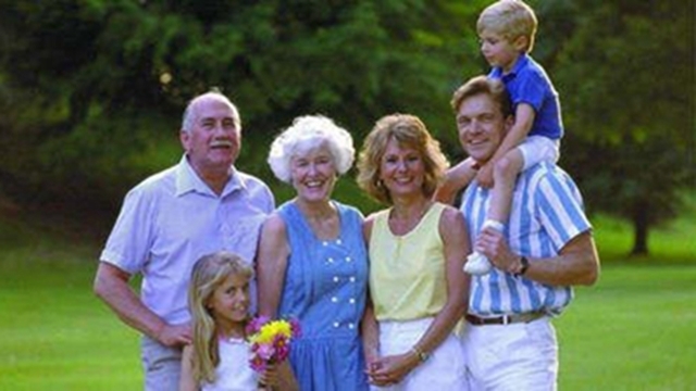 疼痛|国外一女人生孩子上瘾,连生69个,辨认孩子最头疼