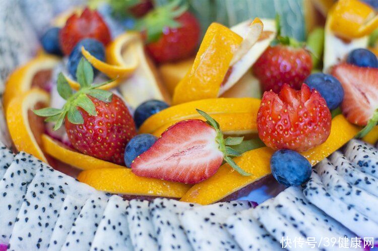 认知能力|哈佛大学20年研究证实：多吃含类黄酮的食物，或能远离老年痴呆