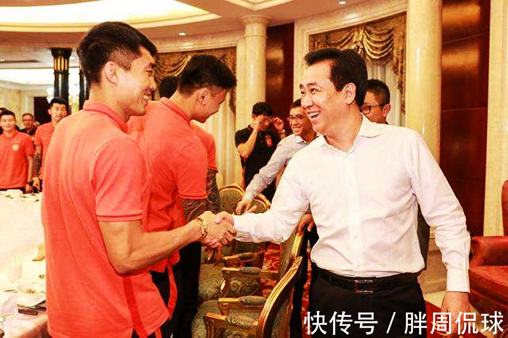 中国足球|中国足坛大地震,中超豪门大佬被正式逮捕,球迷感动拍手称赞