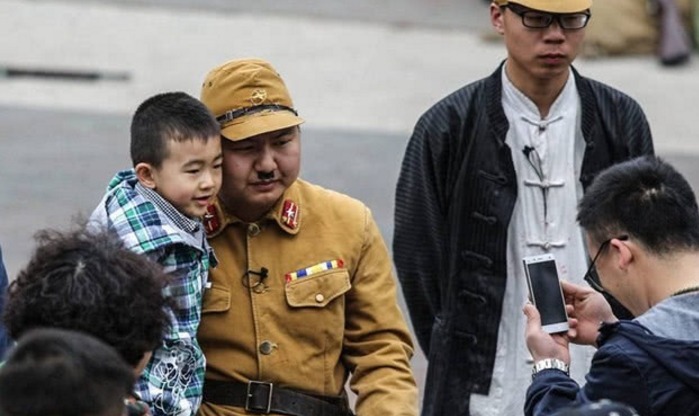 鬼子|他因长得像鬼子,4年演了6000次鬼子,成为横店鬼子专业户