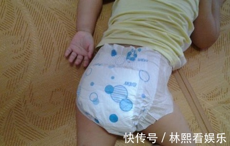 o型腿|到这个年龄的宝宝,需要拒绝纸尿裤了,家长别光顾方便而影响孩子