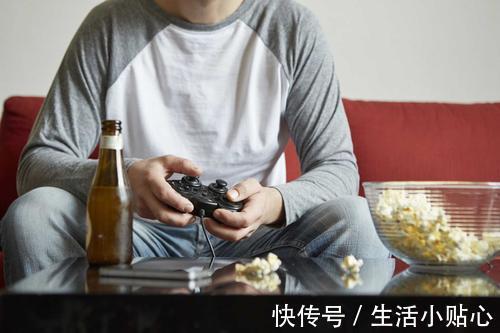 大便|为何越来越多的年轻人出现便秘?若想要便秘快速排出,有什么方法?