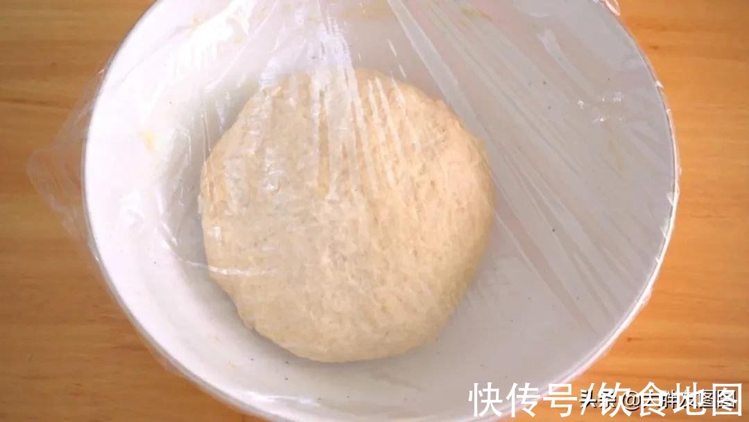 揭秘！芝麻卷面包的做法，太简单了，外脆里松，不用再出去买