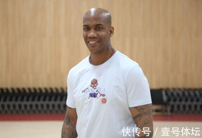 下课|CBA又一名帅要下课?带队3年不知道季后赛啥味,多支球队或哄抢