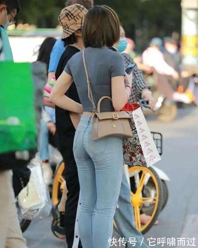 打底裤 简单搭配的打底裤展现女人魅力气场,清凉大方又显气质,精致十足!