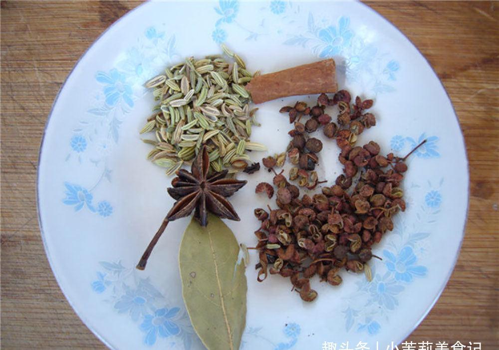 腌腊肉,只放盐不好吃,牢记“2放2不要”,好看又好吃,久放不坏