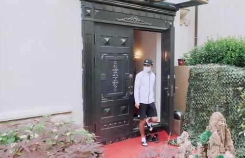 做家务的男人2|张继科家别墅接地气,拿院子养鸡种菜,家里放球桌,跟住农村一样