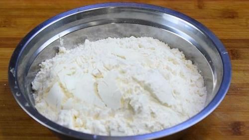 家常烙饼怎样做不硬？掌握这做法，做出来柔软起层，凉了也不硬