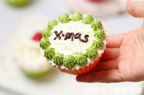 自制圣诞小清新蛋糕,稍加装饰就能惊艳众人,细腻香甜好看又好吃