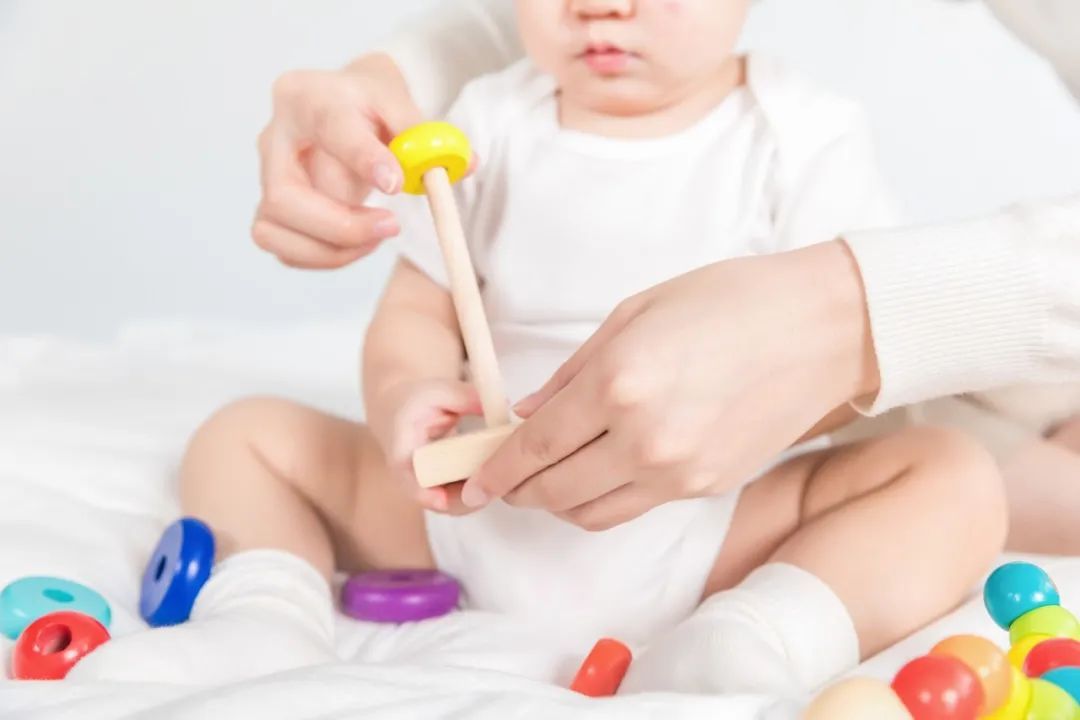 新生儿|掌握0~1个月宝宝发育特点,轻松应对新生儿