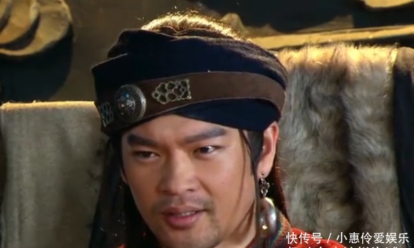 此人手持霜刃雌雄剑,战平双鞭呼延灼,生擒美髯公朱仝