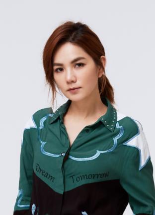 美丽新世界|华语第一女子天团出道三年推出50首歌,如今一人失声令粉丝痛心