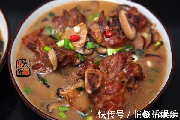 公公来吃饭,我准备4道下酒菜,公公开心的直乐:来1斤白酒