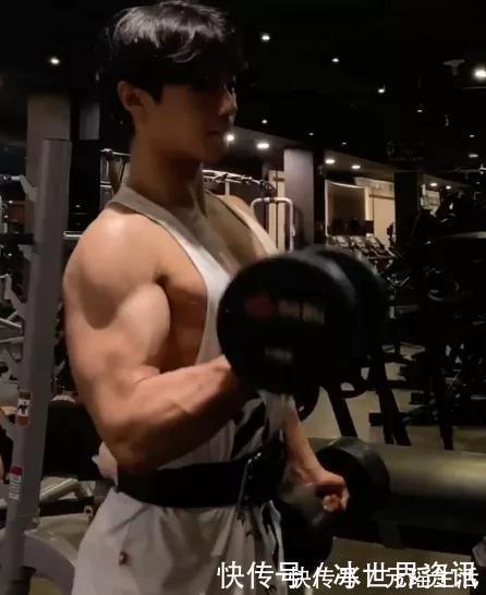狼狗|韩国小伙爱健身，练出一身腱子肉，从小奶狗变成肌肉狼狗