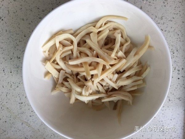 大鱼大肉靠边站，这菜比肉都好吃，10块钱能买3斤，越嚼越香