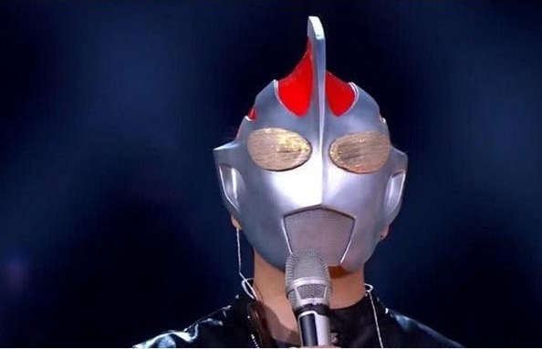 蒙面唱将被大张伟嫌弃,遭导师轮流调侃,揭面后现场一度沉默