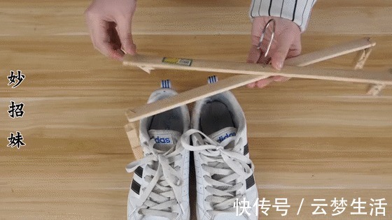 雪地靴|今天才知道，鞋子后面的“小尾巴”，还有这作用，后悔知道晚了