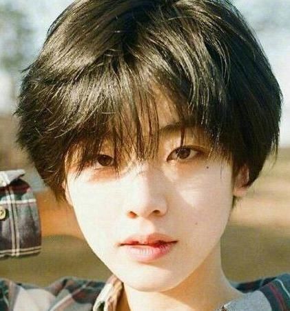 蛋卷头|“没谈过恋爱”的女生,八成都喜欢这“3发型”,难怪异性绕道走