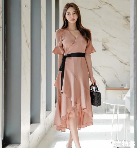 麂皮|女神孙允珠高清时尚搭配:麂皮雪茄泛棕纯黑系带仙女裙