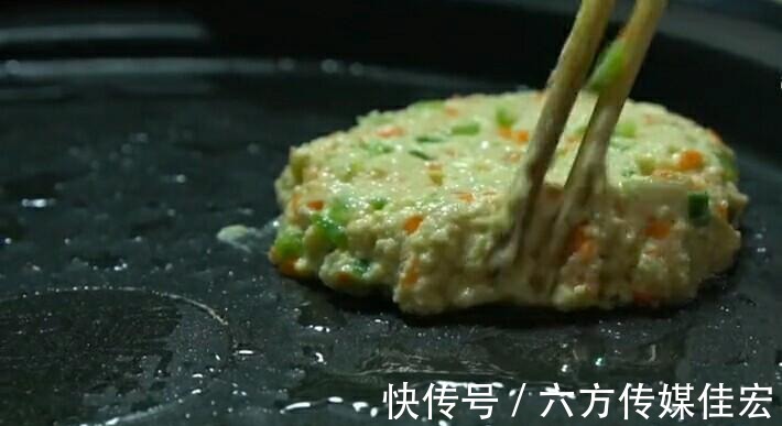 电饼铛|豆腐做的比肉还好吃, 一拌一煎六七个饼, 吃货福利来袭!